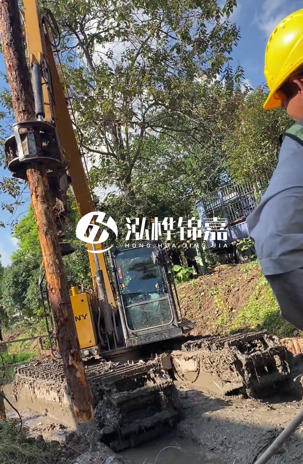 景德鎮(zhèn)河道清淤專業(yè)施工-狹窄河道挖機清理河道的方法？